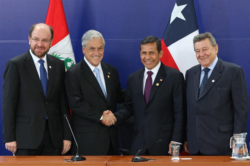 Sebastián Piñera y Ollanta Humala afirmaron que respetarán el fallo de La Haya en una reunion realizada el viernes pasado. Foto EFE