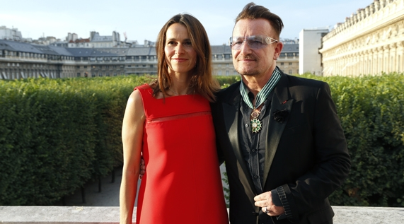 Bono junto a la ministra de Cultura de Francia. Foto Rolling Stone